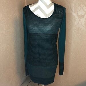 Hinge Tunic Sweater teal black Medium